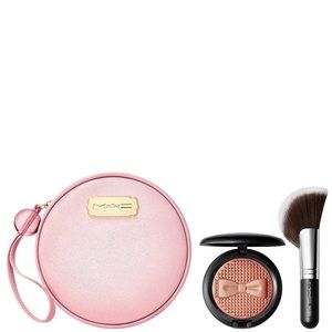 Brand new limited edition MAC Indulgent Glow Face Kit in Rosé